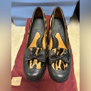 Bolo suede Animal print and leather heels with leather bows. Size 7.5